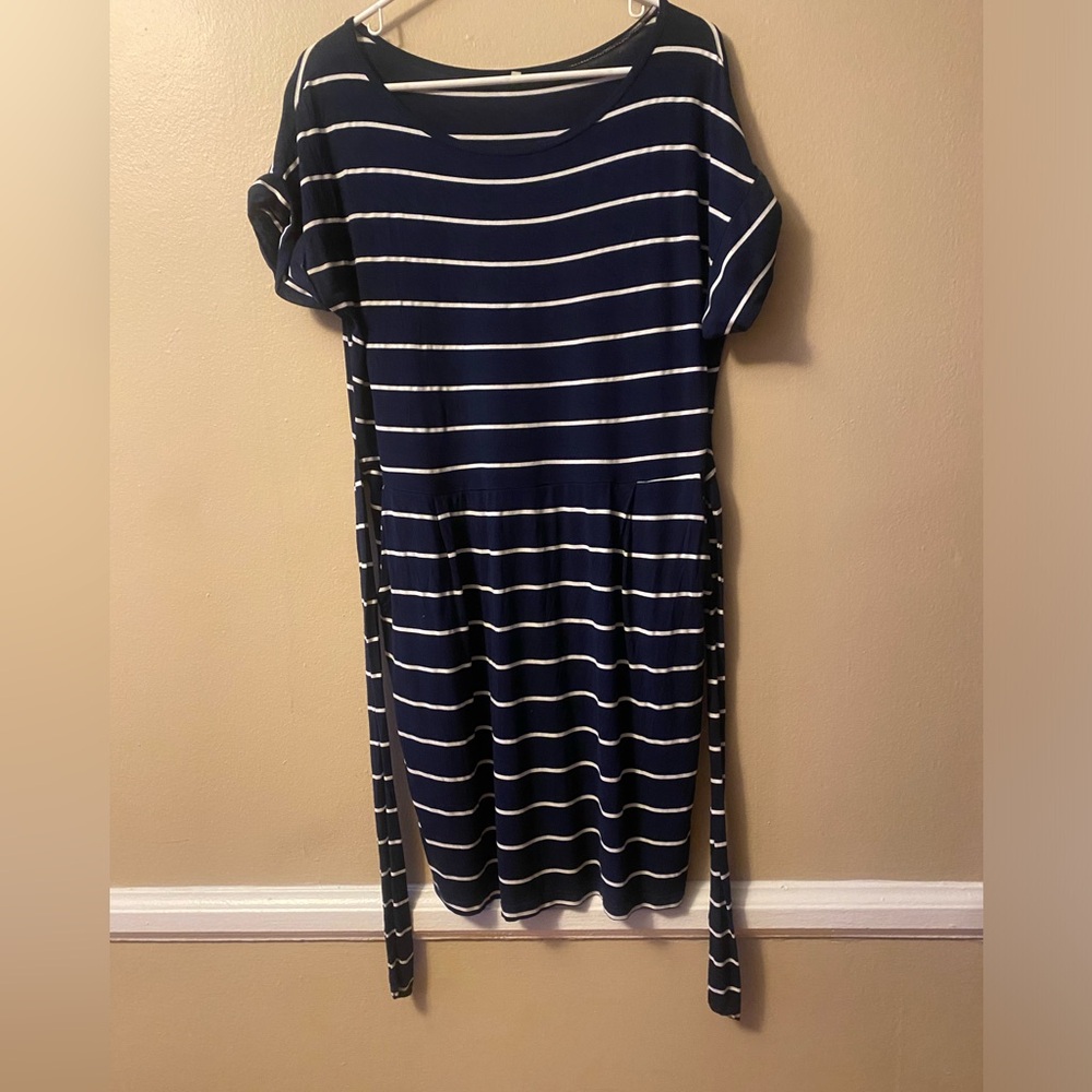 4/$20 Nautical navy blue and white dress